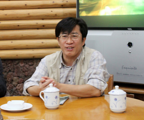 會議由海南省國土資源廳調研員黃茂蓸主持