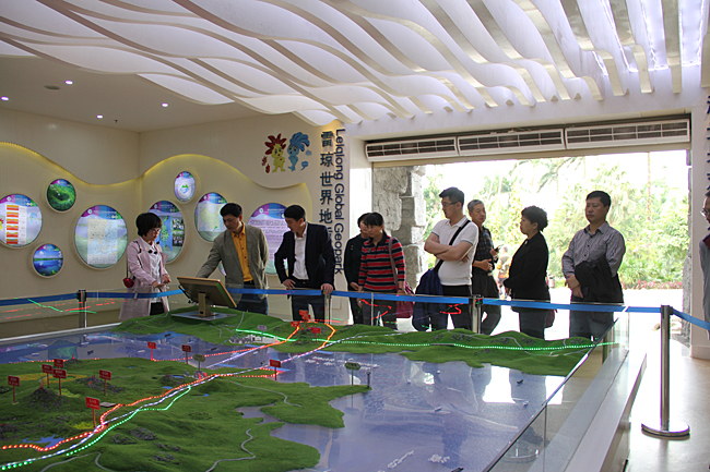 鏡泊湖世界地質公園代表團一.jpg