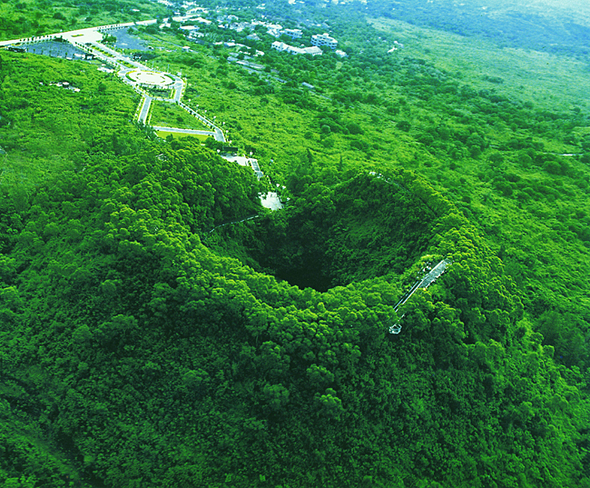 02雷瓊世界地質(zhì)公園馬鞍嶺景區(qū).jpg